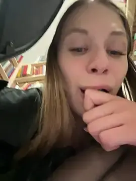 Stripchat Free Porn Cam of Olivia_Jemison
