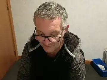 Stripchat Sex Cam of daddy_man