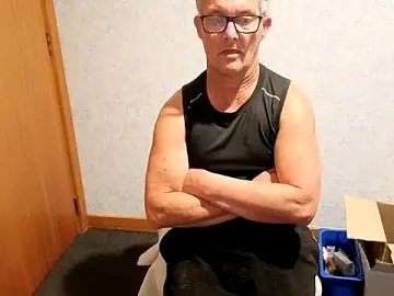 Stripchat Free Porn Cam of daddy_man