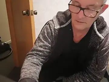 Stripchat Sex Cam of daddy_man