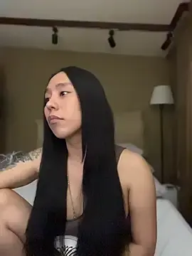 Stripchat Live Sex Cam of MissAyaCollins-
