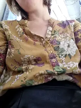 Stripchat Watch Live Sex Cams of Public_Katrisha