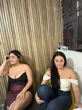 Stripchat Sex Cam of Antonella_Julieta