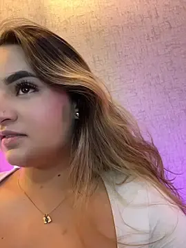Stripchat Live Sex Cam of Antonella_Julieta