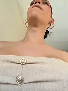 Stripchat Free Porn Cam of Carlita_cute