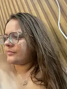 Stripchat Free Porn Cam of Laryssinha_69