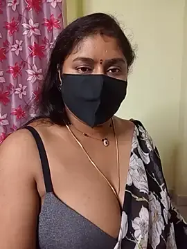 Stripchat Sex Chat of LouleyRani_