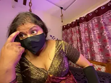 Stripchat Live Sex Cam of LouleyRanii_Telugu