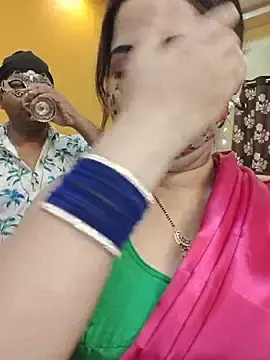 Stripchat Free Porn Cam of MONAJI_HOT