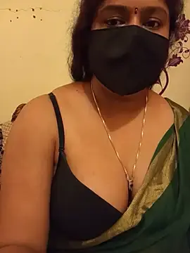 Stripchat Adult Webcam of UR_Chocogirl