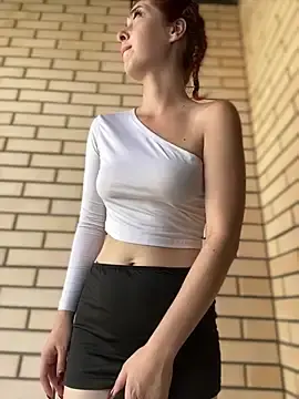 Stripchat Free Live Porn of LynaFrost