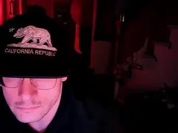 Stripchat Live Sex of MasterDaddyCool