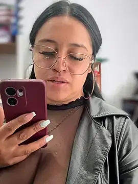 Stripchat Live Porn of Outdoors-Mia_Khalifa