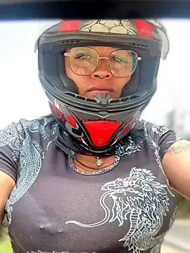 Stripchat Free Live Porn of Outdoors-Mia_Khalifa