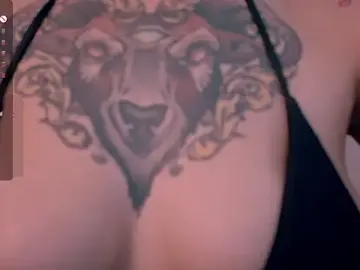 Stripchat Live Porn of phoenix_xx