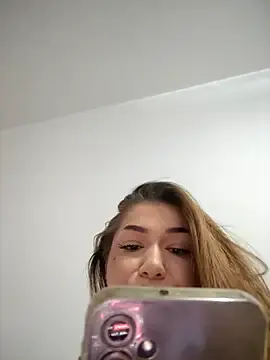 Stripchat Live Sex Cam of Ella_sweety
