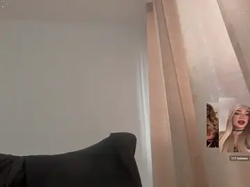 Stripchat Live Porn of isabelsexysmile_