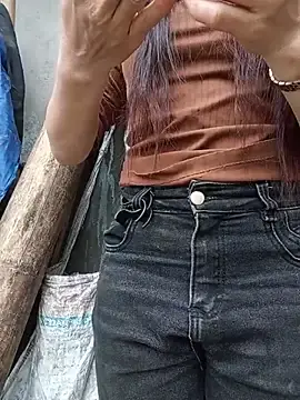 Stripchat Live Sex Cam of Heryy_xx