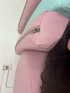 Stripchat Live Sex Cam of Cuteprincess21