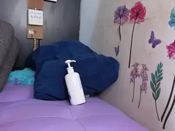 Stripchat Sex Cam of Cuteprincess21