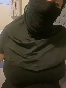 Stripchat Live Porn of Pari_Persianbaddie6