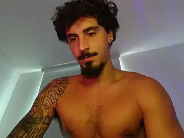 Stripchat Live Sex Cam of milkoffe