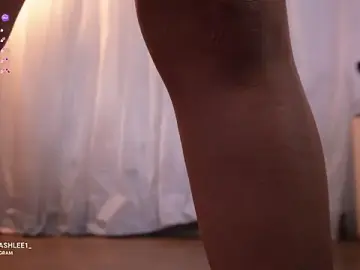 Stripchat Live Sex Cam of ashley2004_x