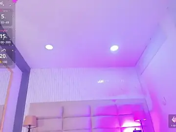 Stripchat Live Sex Cam of Diamondss_1