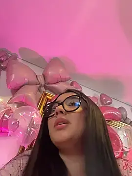 Stripchat Free Porn Cam of Michelle_Zoe