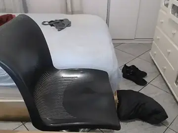 Stripchat Sex Cam of MysterBearMG