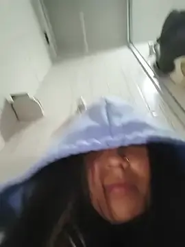Stripchat Live Sex of SQUIIRTSAMII