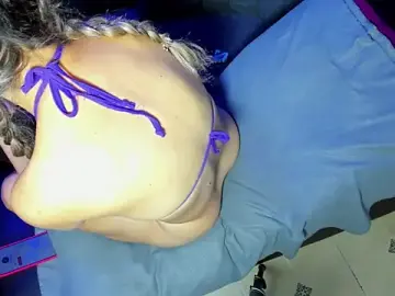 Stripchat Free Porn Cam of playsgirlhot