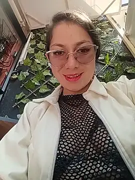 Stripchat Live Sex Cam of Mia_Love-3