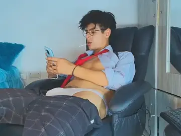 Stripchat Adult Webcam of ThiiagoSaeenz