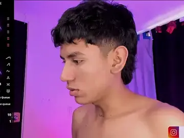 Stripchat Live Sex of Damien_Howard