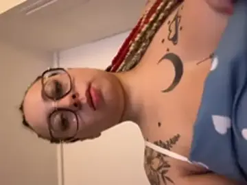 Stripchat Best live sex cam show of queenlo_xxx
