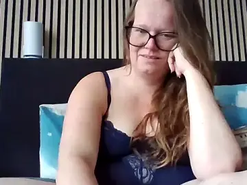 Stripchat Live Sex Cam of Forbiddencurves2026