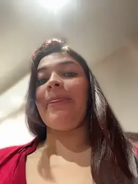 Stripchat Live Sex of sarahreyess_11