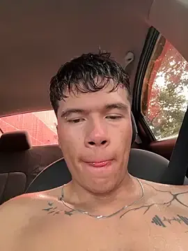 Stripchat Live Sex Cam of Logan_smith1