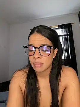 Stripchat Free Porn Cam of trianawhite