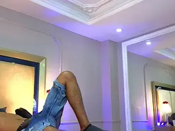 Stripchat Adult Webcam of AaronCruz_