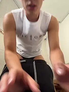 Stripchat Adult Webcam of AdrianRinaldi