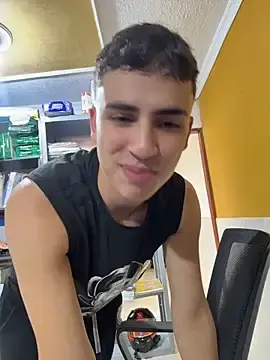 Stripchat Live Sex Cam of AdrianRinaldi