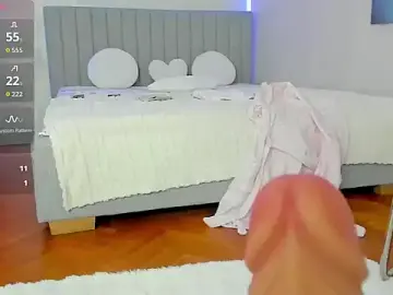 Stripchat Live Sex Cam of Selena_Reeves