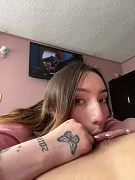 Stripchat Live Sex Cam of Valery_Salmons