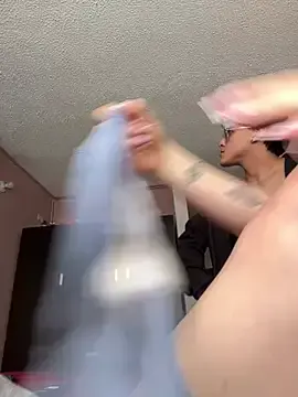 Stripchat Free Porn Cam of Valery_Salmons