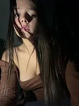 Stripchat Best live sex cam show of EmmiiGlow