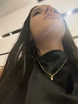 Stripchat Best live sex cam show of EmmiiGlow