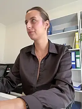 Stripchat Adult Webcams of Hii_Lolla