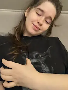 Stripchat Free Porn Cam of HornyGirlH